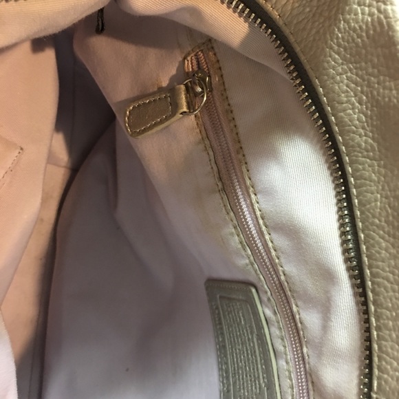 Silver pebble leather Coach purse - Picture 5 of 6